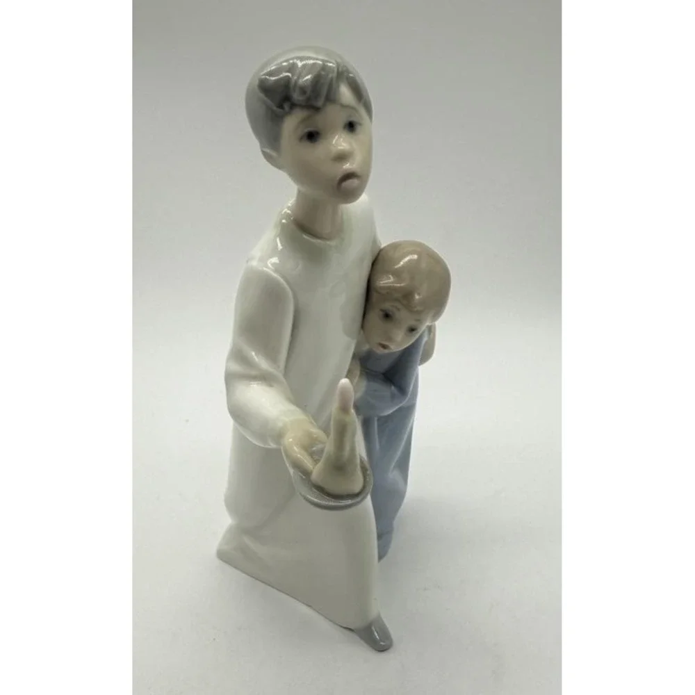 N/A porcelain figurine